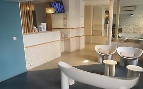 Hipotel Paris Père-Lachaise République